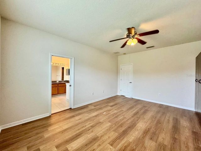 9614 OAK GLADE AVENUE, Tampa, FL 33647