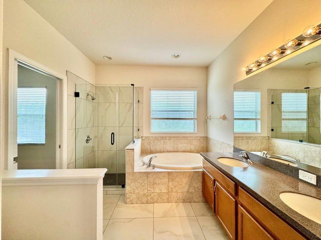 9614 OAK GLADE AVENUE, Tampa, FL 33647