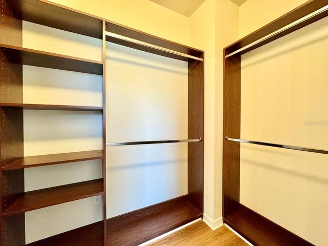 9614 OAK GLADE AVENUE, Tampa, FL 33647