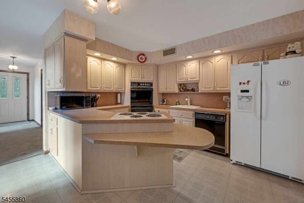 84 Two Bridges Rd, Montville Twp., NJ 07082 — photo 5