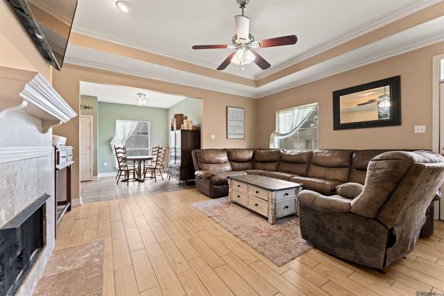 1300 Buffalo Hollow Ct, Zachary, LA 70791