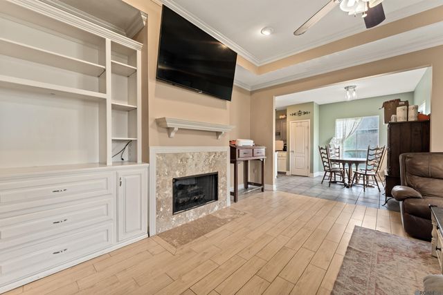 1300 Buffalo Hollow Ct, Zachary, LA 70791