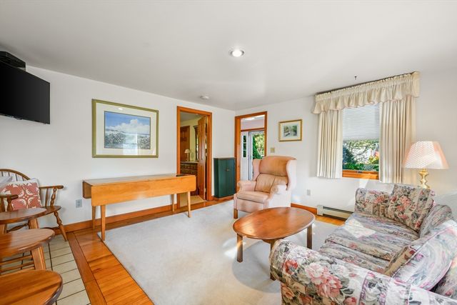 17 South St, Yarmouth, MA 02664