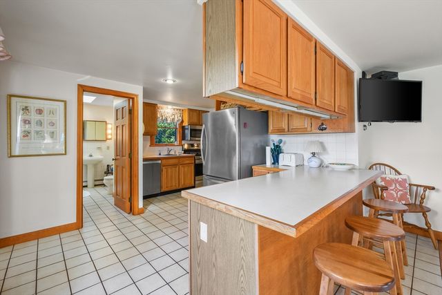 17 South St, Yarmouth, MA 02664