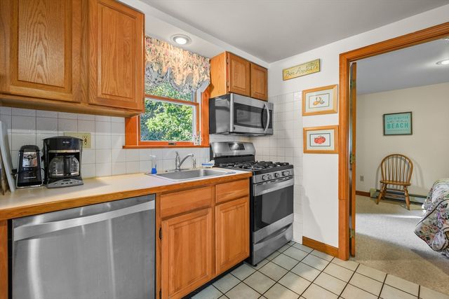 17 South St, Yarmouth, MA 02664