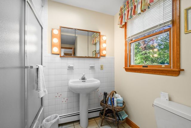 17 South St, Yarmouth, MA 02664