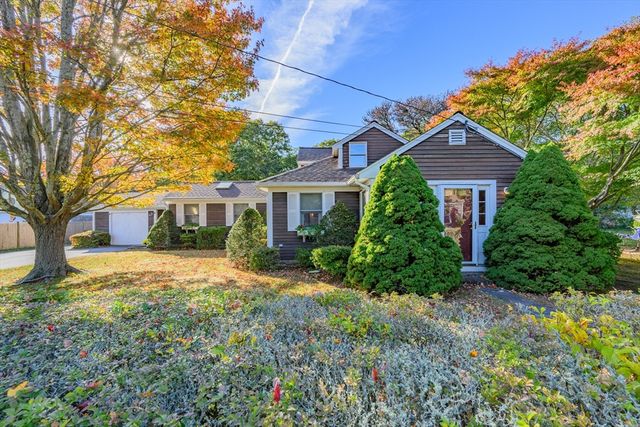 17 South St, Yarmouth, MA 02664