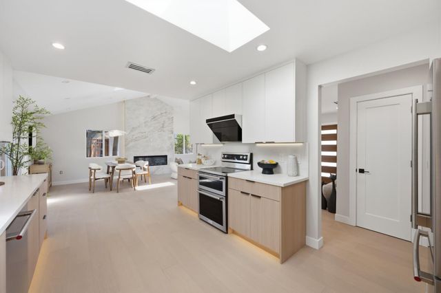 3102 Flowers Lane, Palo Alto, CA 94306