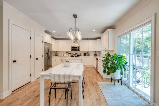 16 Soundview Road, Huntington, NY 11743