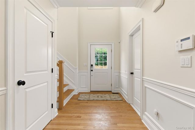 16 Soundview Road, Huntington, NY 11743