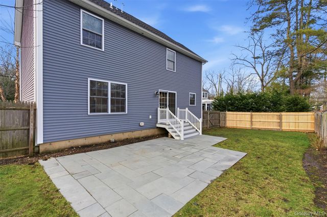 16 Soundview Road, Huntington, NY 11743