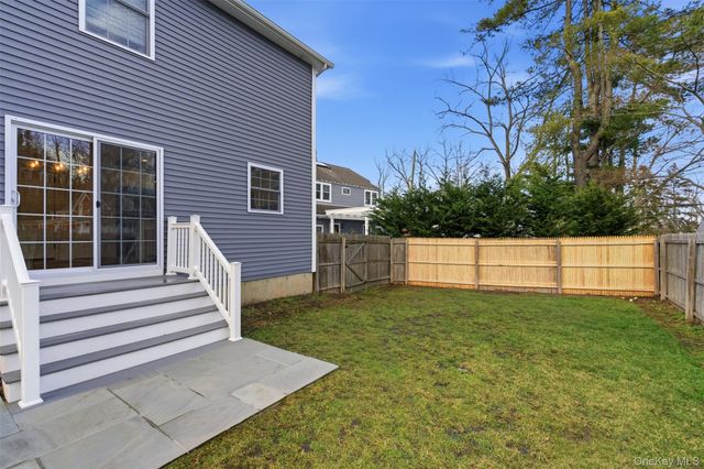 16 Soundview Road, Huntington, NY 11743