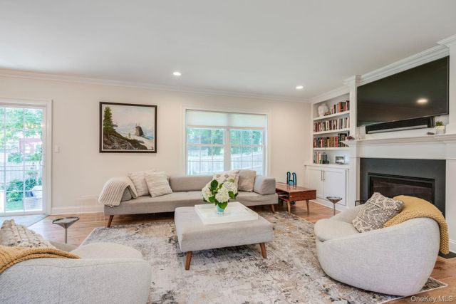 16 Soundview Road, Huntington, NY 11743