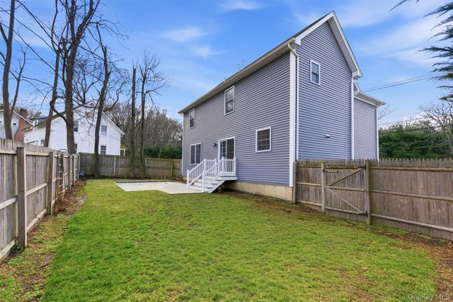 16 Soundview Road, Huntington, NY 11743