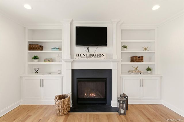 16 Soundview Road, Huntington, NY 11743