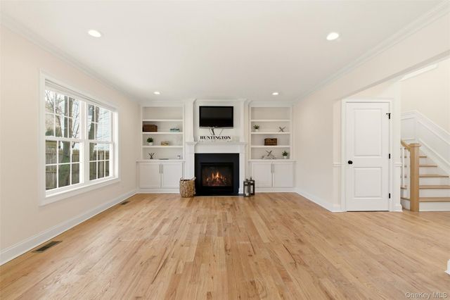 16 Soundview Road, Huntington, NY 11743