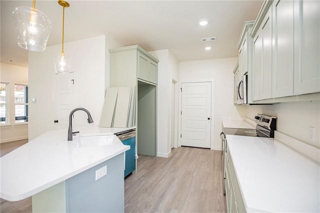 3 Runnymede Circle, Bella Vista, AR 72715