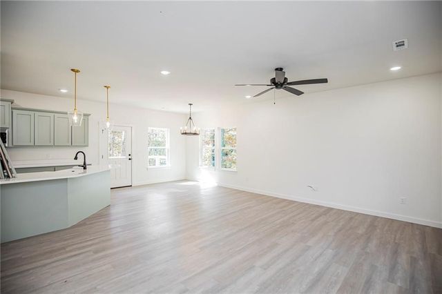 3 Runnymede Circle, Bella Vista, AR 72715