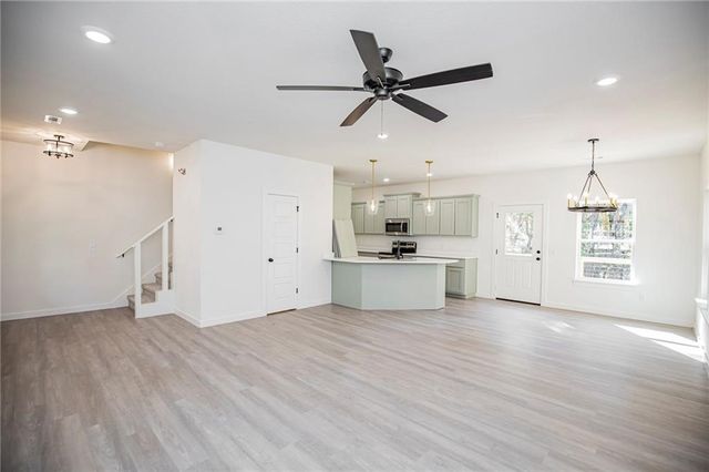 3 Runnymede Circle, Bella Vista, AR 72715