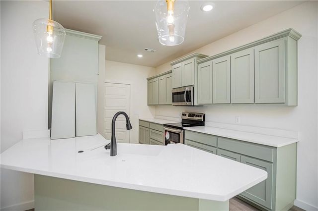 3 Runnymede Circle, Bella Vista, AR 72715