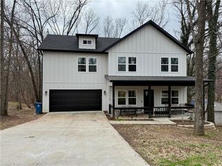 3 Runnymede Circle, Bella Vista, AR 72715