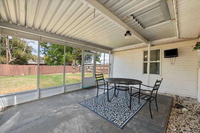1725 Grace Street, Arlington, TX 76010