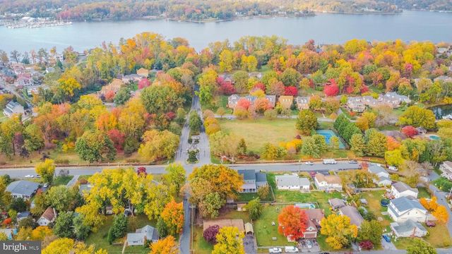 320 KENMORE AVE, Edgewater, MD 21037