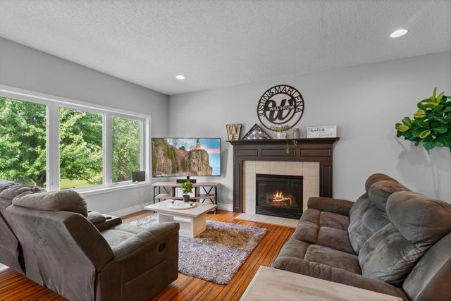 11282 68th Street NE, Albertville, MN 55301