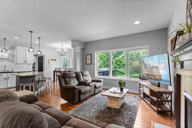 11282 68th Street NE, Albertville, MN 55301