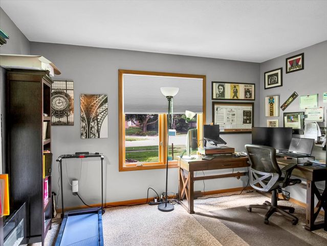 1441 Ramsey Close, Rockford, IL 61107