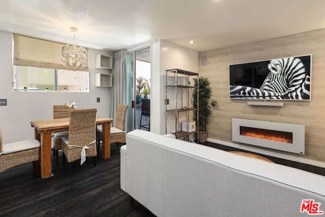 472 Rosecrans Avenue, Manhattan Beach, CA 90266