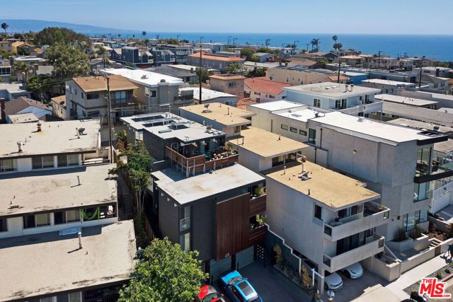 472 Rosecrans Avenue, Manhattan Beach, CA 90266