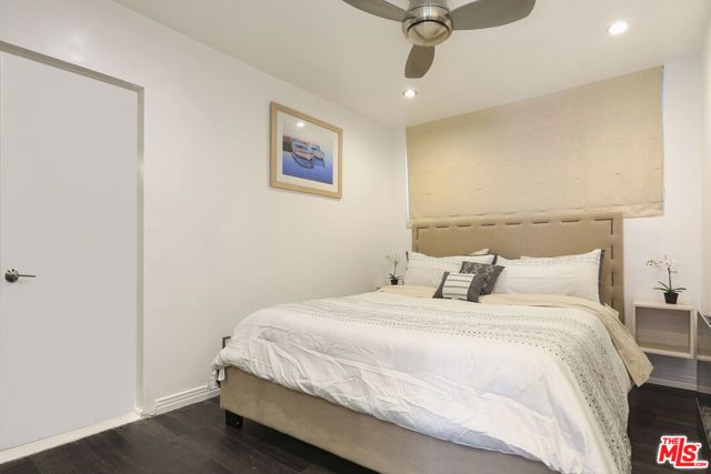 472 Rosecrans Avenue, Manhattan Beach, CA 90266