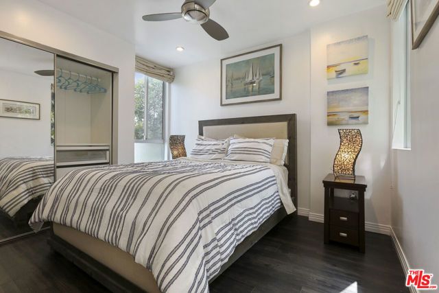 472 Rosecrans Avenue, Manhattan Beach, CA 90266