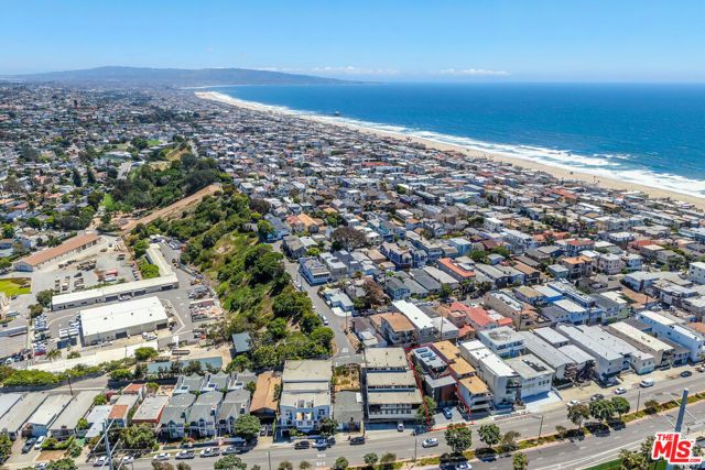 472 Rosecrans Avenue, Manhattan Beach, CA 90266
