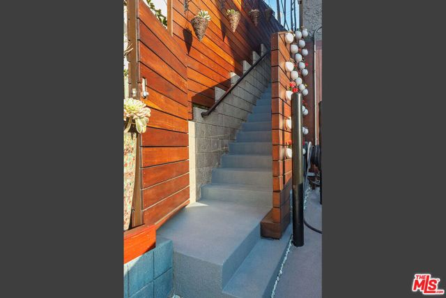 472 Rosecrans Avenue, Manhattan Beach, CA 90266