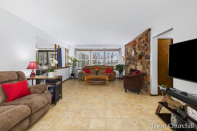 2781 Bluewater Lane, Grandville, MI 49418