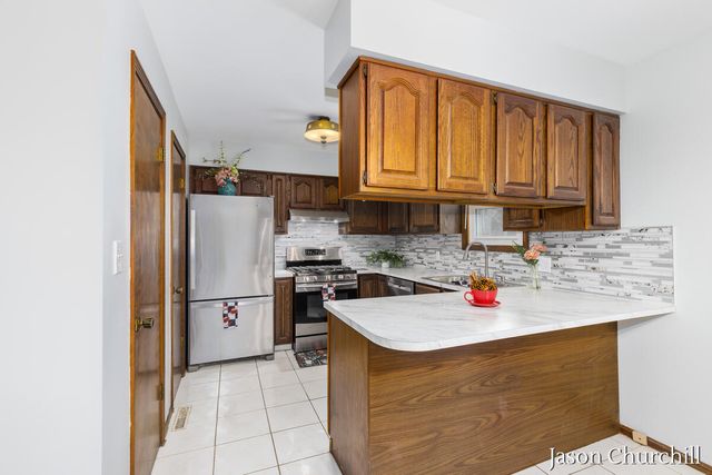 2781 Bluewater Lane, Grandville, MI 49418