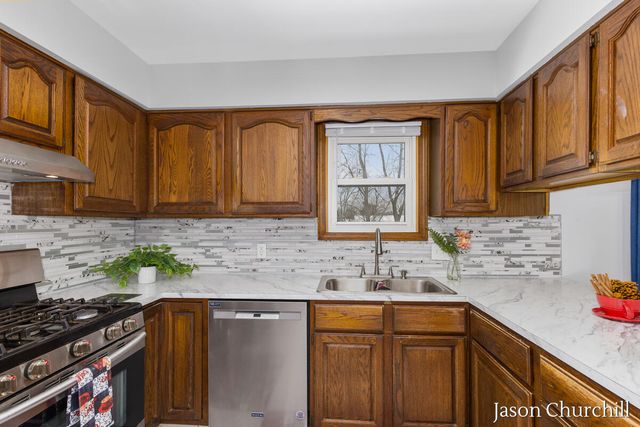 2781 Bluewater Lane, Grandville, MI 49418