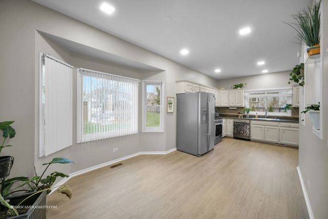 716 Ayers Street, Bolingbrook, IL 60440