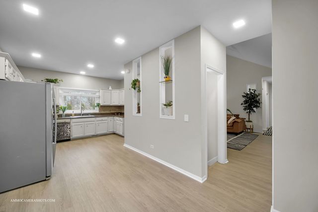 716 Ayers Street, Bolingbrook, IL 60440