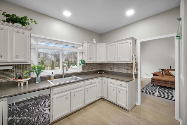 716 Ayers Street, Bolingbrook, IL 60440