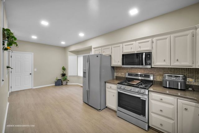 716 Ayers Street, Bolingbrook, IL 60440