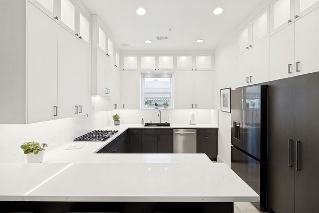 2848 Woodside Street 7D, Dallas, TX 75204