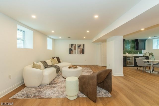 28 Mountain Ave, Summit City, NJ 07901