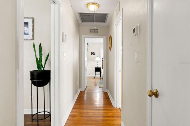 1202 W CORAL STREET, Tampa, FL 33602