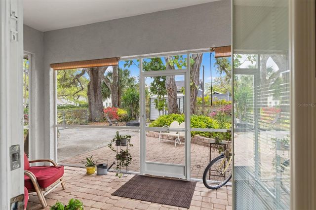 1202 W CORAL STREET, Tampa, FL 33602