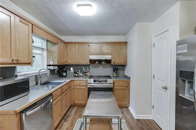9420 Manor Lane, Gainesville, GA 30506