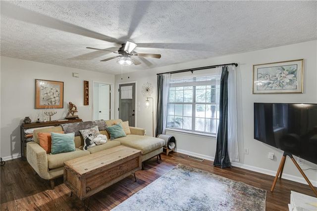 9420 Manor Lane, Gainesville, GA 30506