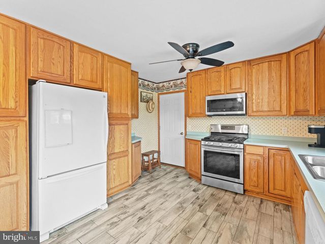 482 ALMOND RD, Pittsgrove, NJ 08318